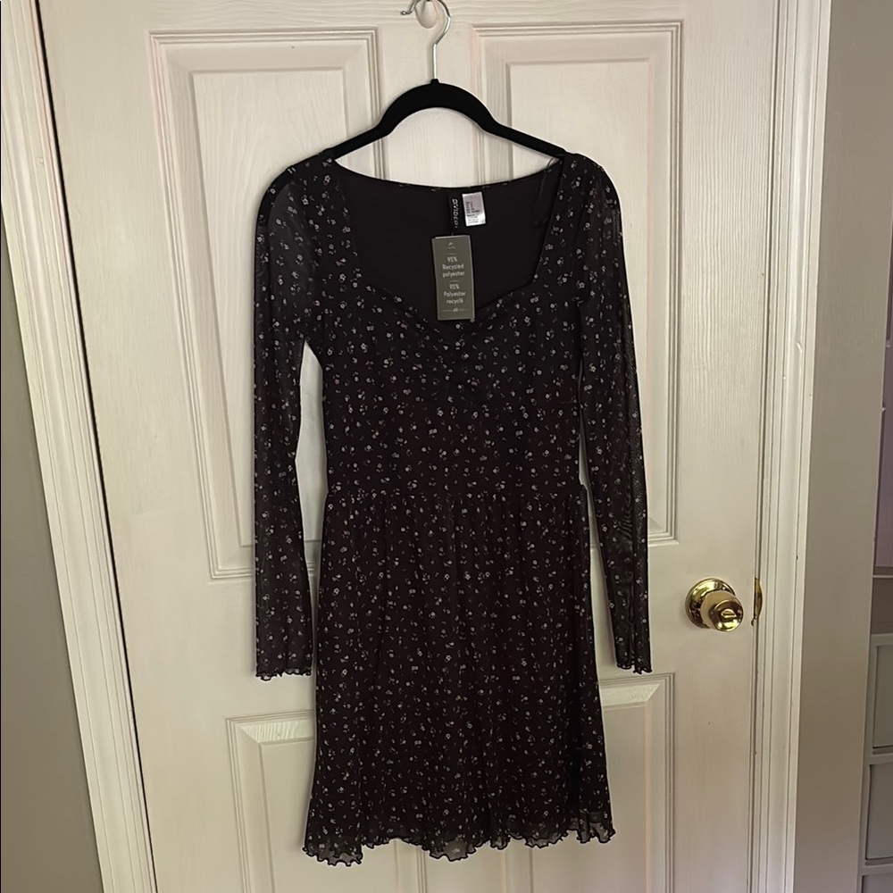 H&M Black and White Fit and Flare Long Sleeve Dress